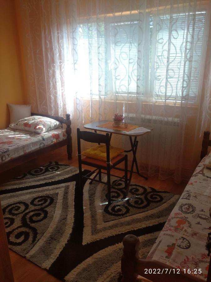 Buric Rooms Nikšić Extérieur photo