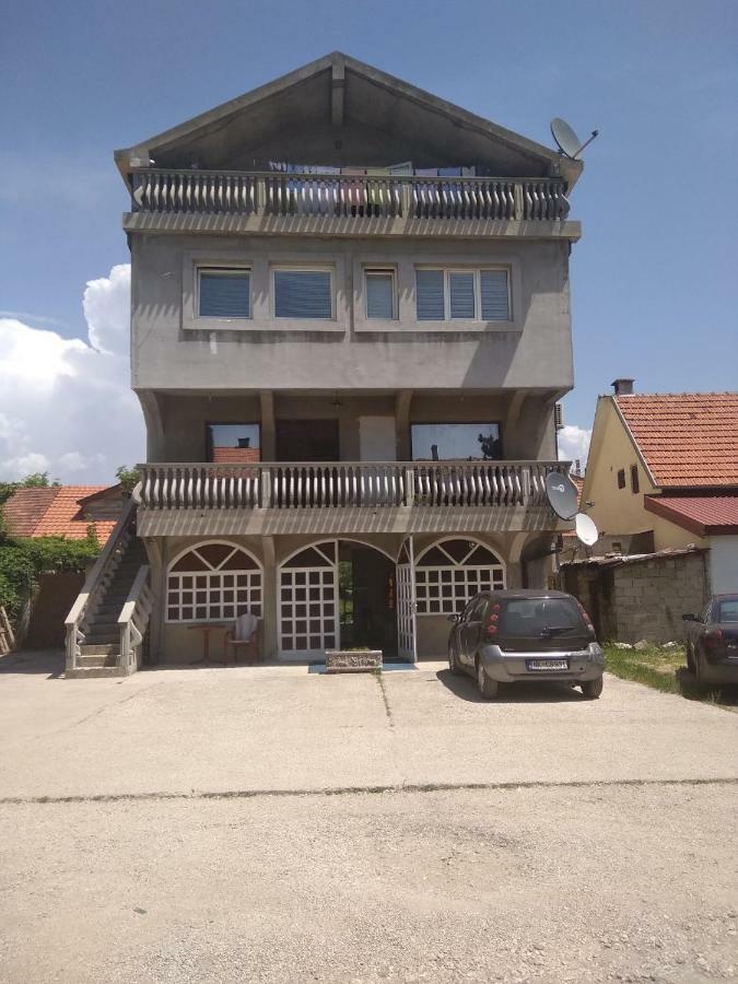 Buric Rooms Nikšić Extérieur photo